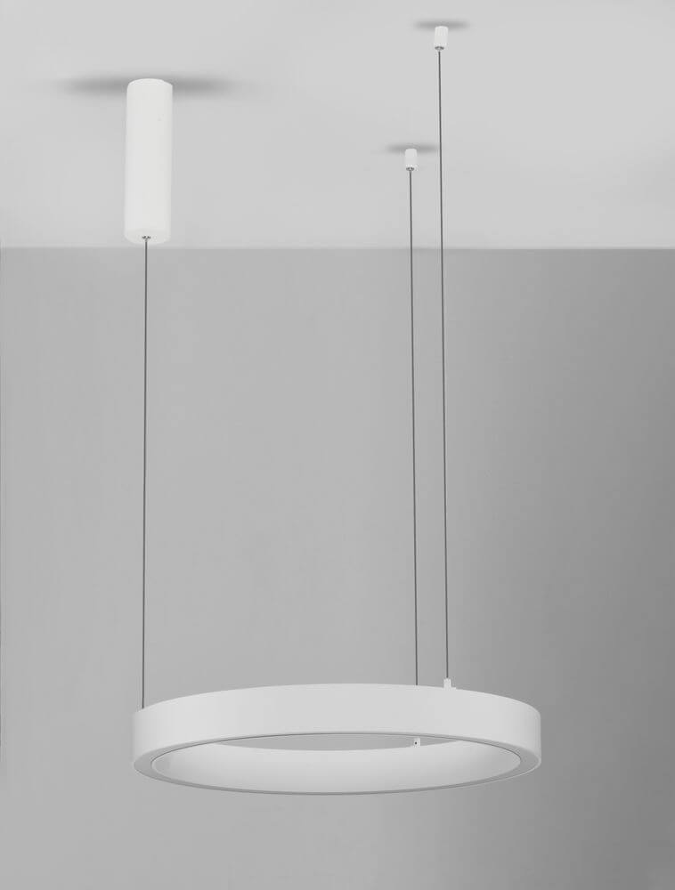 Sting LED Pendelleuchte in Weiß, Ø 60cm, für blendfreies Licht und modernes Design, geeignet für Deckenmontage.