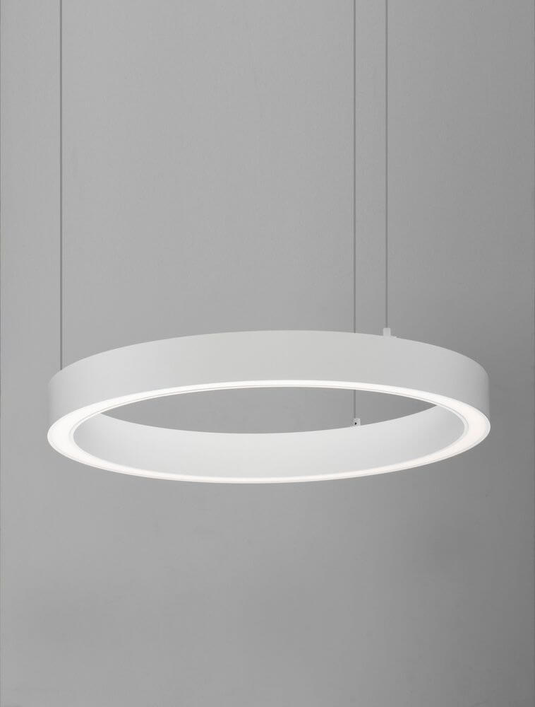 Sting LED Pendelleuchte Ø 60cm in Weiß, für blendfreie Beleuchtung und modernes Design.