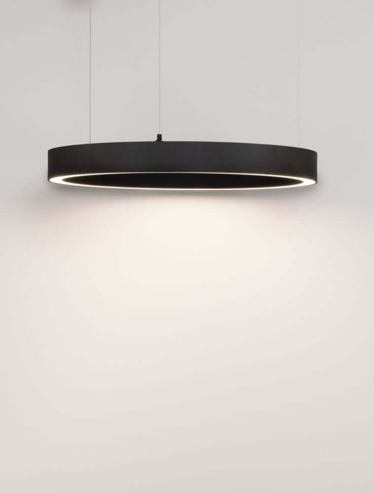 Sting LED Pendelleuchte Ø 60cm in Schwarz, moderner Lichtreifen für blendfreies Licht und stilvolle Raumgestaltung.
