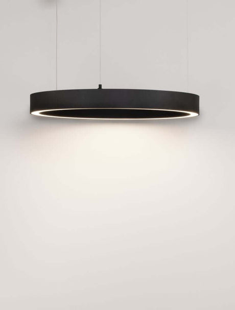 Sting LED Pendel Ø 60cm 3000K i elegant sort med moderne design.