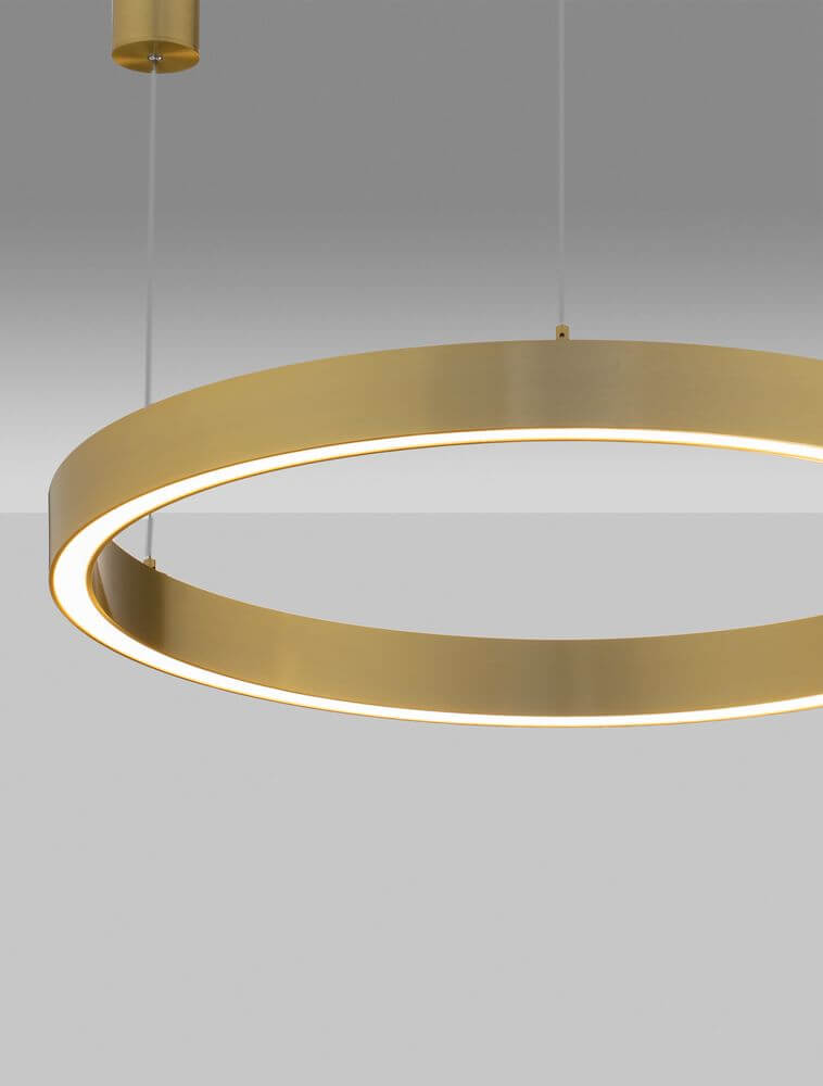 Sting LED Pendelleuchte Ø 80cm 3000K in modernem, runden Design aus Aluminium mit blendfreier Beleuchtung.