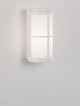 Stone Außenwandleuchte E27 IP54 an einer Wand montiert, minimalistisches Design mit weißem Gehäuse.