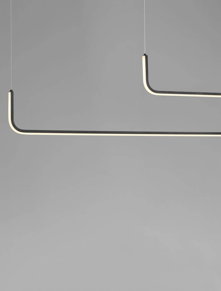 Strita LED Pendelleuchte 150cm in elegantem Design, 2-flammig mit 3000K warmem Licht, perfekt für moderne Räume.