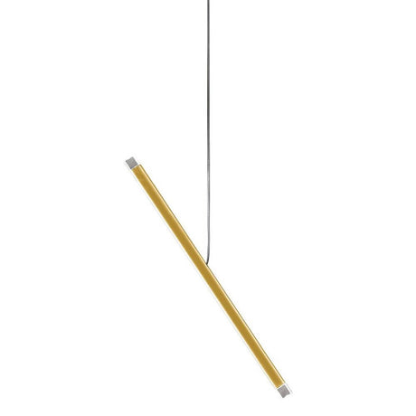 Lodes A-Tube Nano Duo LED-pendellampe i slankt, moderne design med gyllent lys.