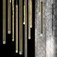 Lodes A-Tube Nano LED Hängelampe mit goldenen LEDs und elegantem Design.