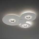 Lodes Bugia Triple LED Deckenlampe mit elegantem Design und harmonischer Beleuchtung.