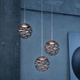Lodes Kelly Cluster Sphere LED Pendellampe mit skulpturalen Kugeln in modernem Design, sanftes Lichtspiel.