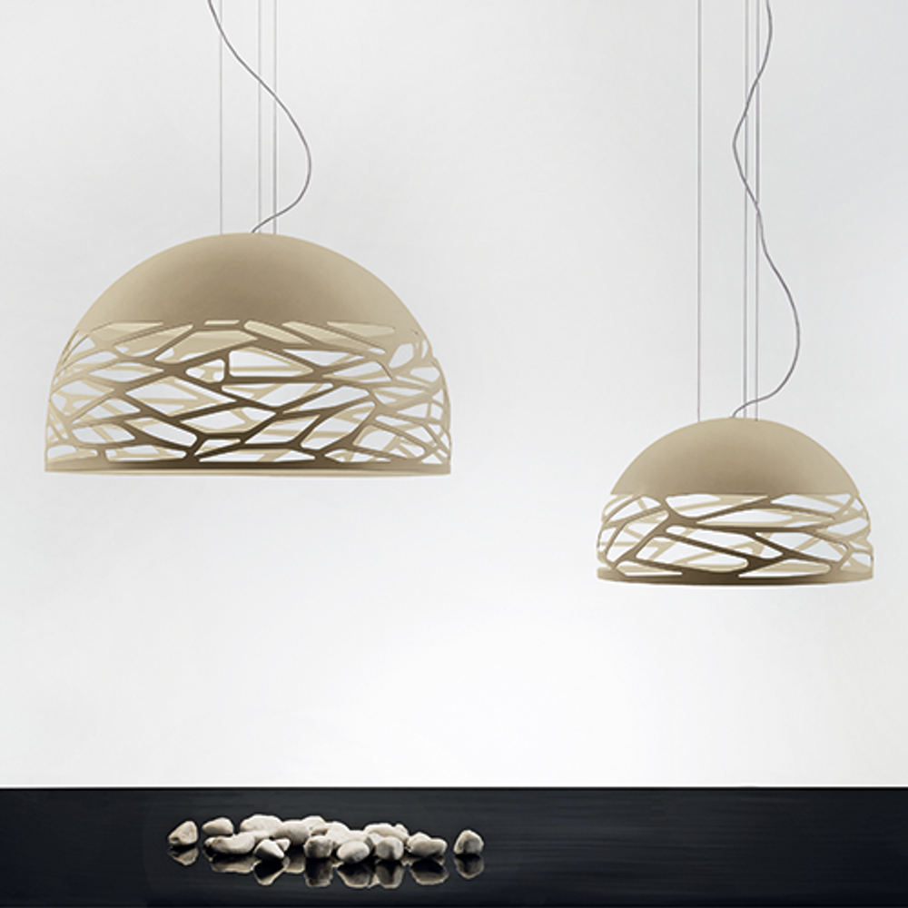 Lodes Kelly Dome Hängelampe in elegantem Design, mit filigranen Laserschnitten und sanftem Lichtspiel.