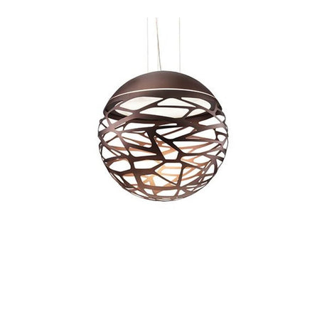 Lodes Kelly Sphere Hängeleuchte in moderner Design-Optik mit einzigartigem Licht- und Schattenspiel.