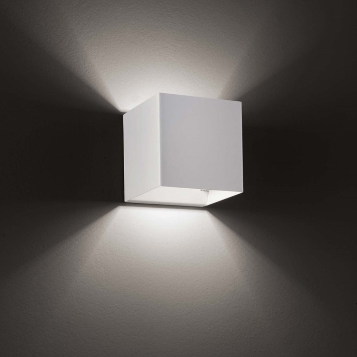 Lodes Laser 10x10 LED Wandleuchte 1800 lm (3)