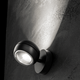 Lodes Nautilus Mini LED Wandleuchte in Schwarz, modernes Design mit konvexer Linse für gezielte Lichtstrahlung.