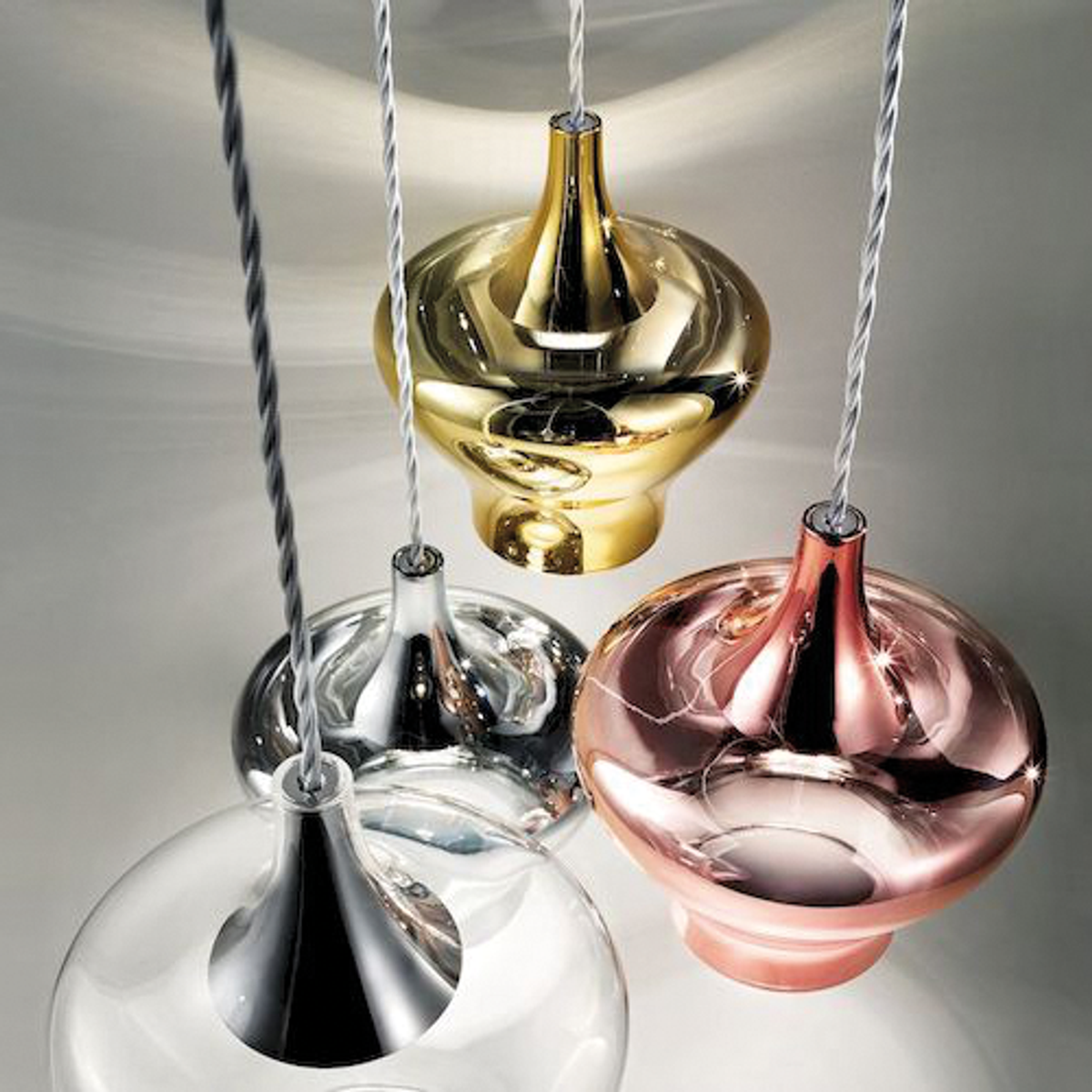 Lodes Nostalgia Ersatzglas in Gold, Weiß und Roségold, hängende Glaskuppeln mit metallischen Farben und Textilkabel