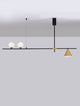 Sway Pendelleuchte Gold, Weiß, Schwarz mit drei Leuchtkörpern aus mundgeblasenem Glas und handgebürstetem Aluminium.