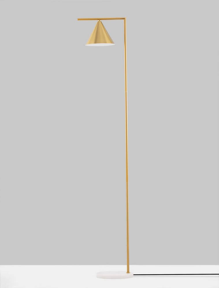 Sway Stehlampe Gold, Weiß mit geradlinigem Design aus Metall und Marmor, ideal als Akzentbeleuchtung.