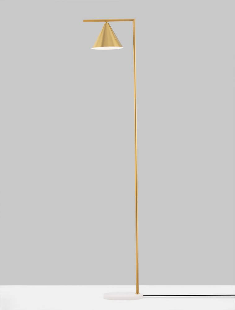 Sway Stehlampe Gold, Weiß mit minimalistischem Design aus Metall und Marmor, ideal als Akzentbeleuchtung.