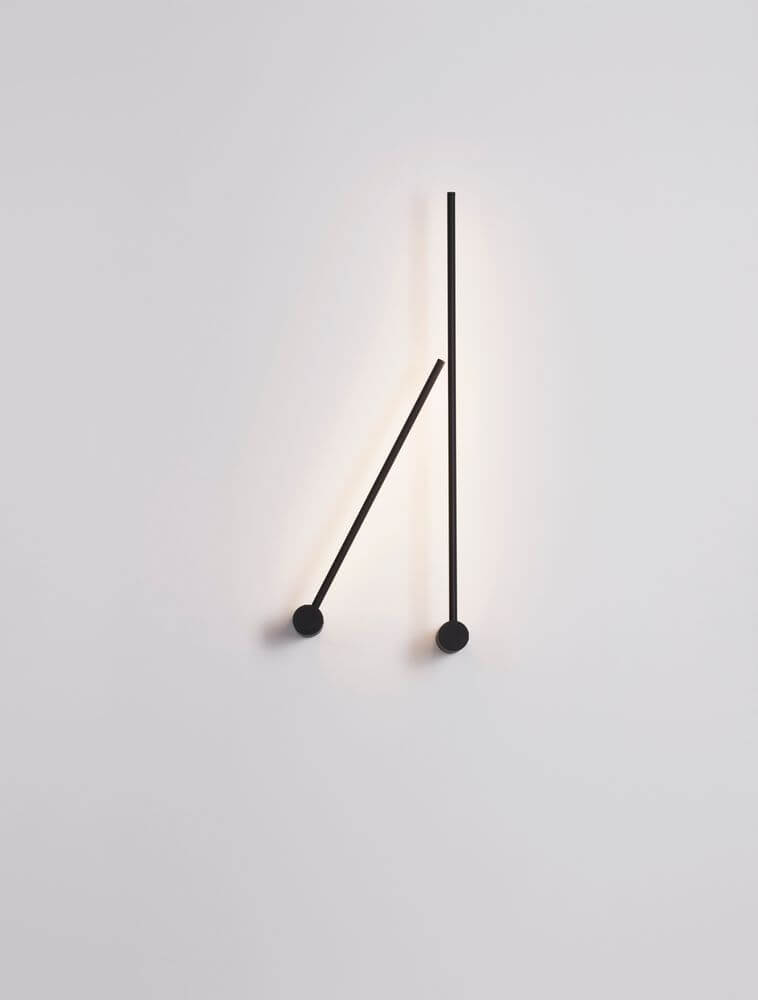 Synthesi LED Wandleuchte H 90cm 3000K - moderne schwarze Wandlampe mit neutralweißem Licht und schickem Design.
