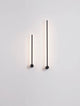 Synthesi LED Wandleuchte H 90cm 3000K in schwarzer Ausführung mit minimalistischem Design.