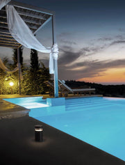Tala LED Außensockelleuchte Lichtauslass Geschlossen 3000K Schwarz IP54 als moderne Pool- und Gartenbeleuchtung