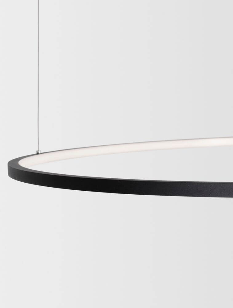 Elegante Tarquin LED Pendelleuchte in Schwarz mit dimmbarem Licht, ideal für moderne Innenräume.
