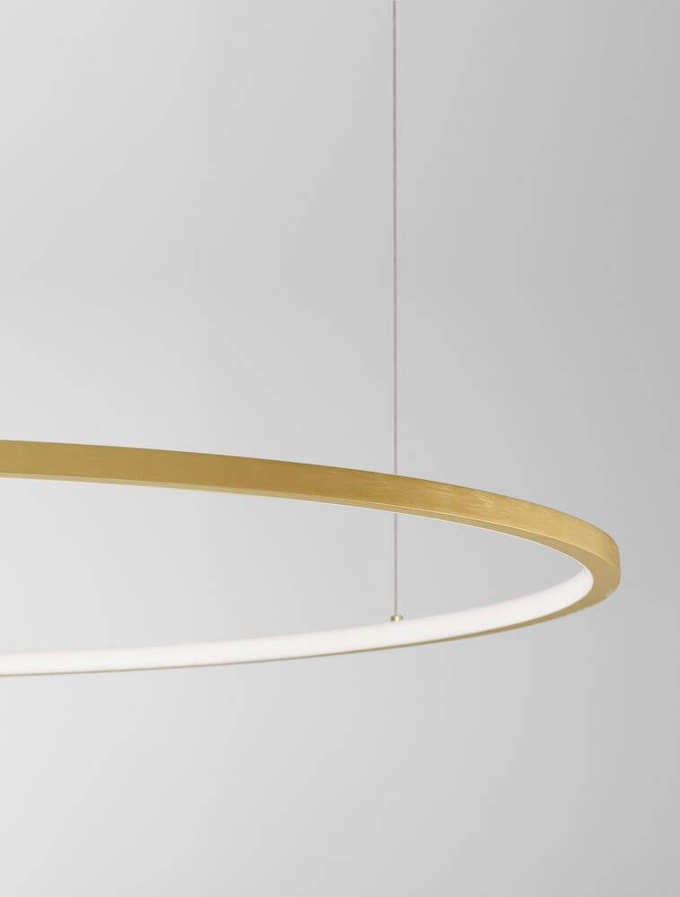 Elegante Tarquin LED-Pendelleuchte in Gold und Weiß, ideal für stilvolle Innenräume.