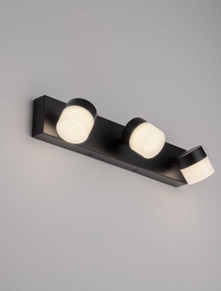 Teko LED Wandleuchte 3-flammig 3000K Schwarz IP44 - moderne Wandlampe mit schwarzem Design.