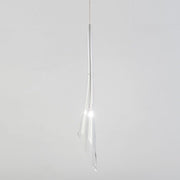Terzani Calle lampe suspendue encastrée au design élégant et moderne avec des lignes épurées.