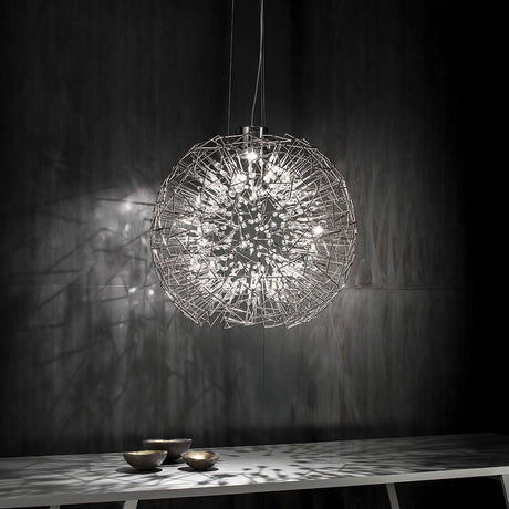Terzani Core Design-Pendellampe Ø 70cm in modernem Ambiente mit lebendigem Lichtspiel.