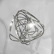 Terzani Doodle Wandlampe in modernem Design, dynamische Form mit einzigartigen handgefertigten Details.