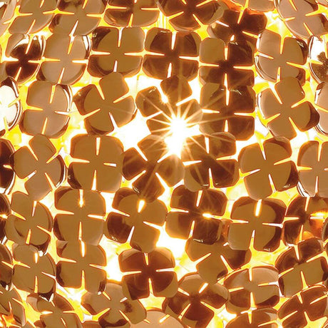 Terzani Orten'zia Design-Hängeleuchte Kugel mit goldenen Blütenblättern, die sanftes Licht ausstrahlen.