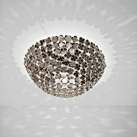 Plafonnier design Terzani Orten'zia en demi-sphère avec pétales soudés à la main pour un éclat unique