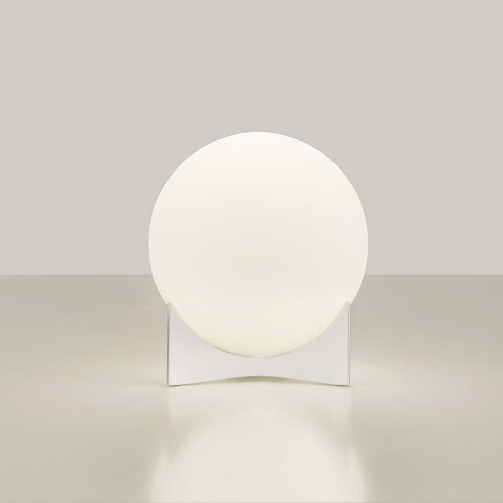 Terzani Oscar Design-Tischlampe mit kugelförmigem Diffusor und modernem, minimalistischem Design.