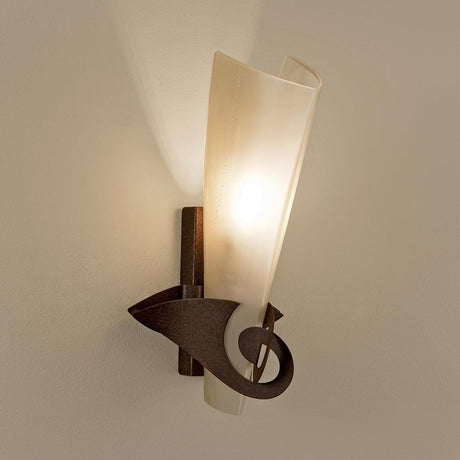 Terzani Phantom Design-Wandleuchte aus weiß satiniertem Glas mit dekorativem Licht.