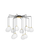 Moderne Pendelleuchte THE EGG mit 12 opalen Glasschirmen in Schwarz und Gold.