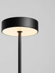 Alt Tag: Thea LED Stehlampe H 135cm Ø 20cm 3000K schwarz-mattes Design mit warmweißem 3000K LED-Licht, schlanker Stiel und rundes Schirmprofil