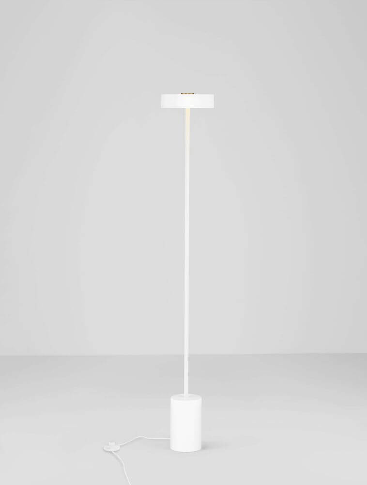 Thea LED Stehlampe H 135cm Ø 20cm 3000K - schlanke Stehleuchte in Holzdekor mit warmweißem 3000K LED-Licht, 17W, modernes Design