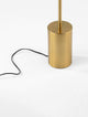 Alt Tag: Thea LED Stehlampe H 135cm Ø 20cm 3000K – schlanker Ständer mit goldfarbenem Zylinderfuß und schwarzem Kabel, warmes Holzdekor-Design