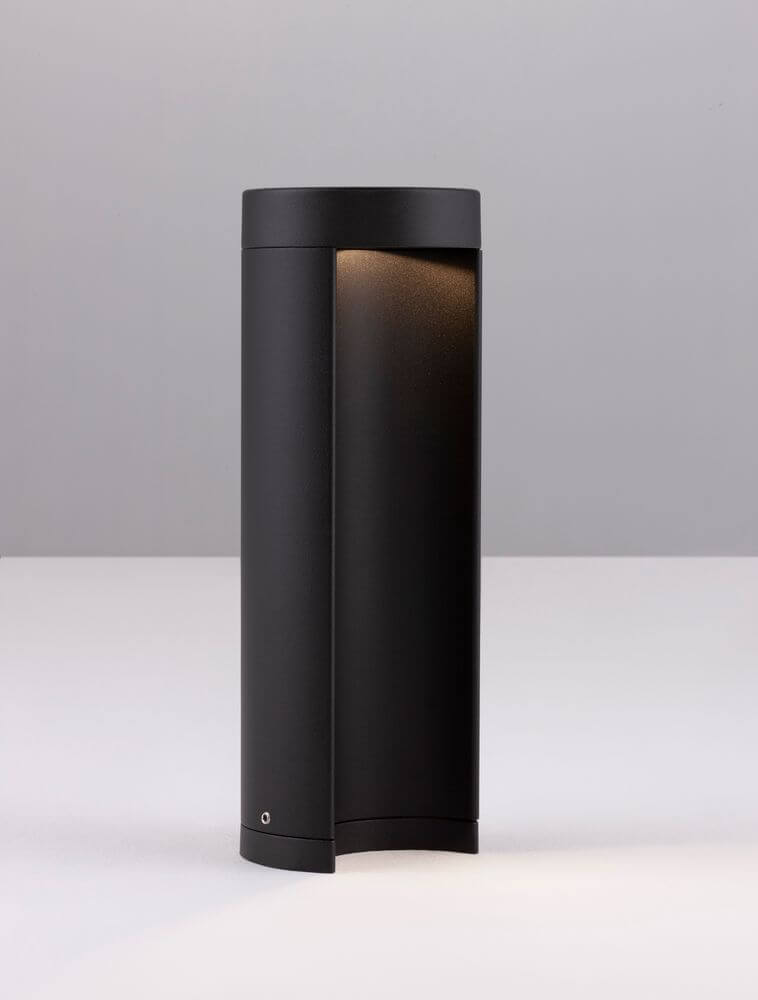 Tien LED Außensockelleuchte 3000K Schwarz IP54 in modernem Design aus Aluminium und hochwertigem Glas.