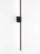 Tien LED Wandleuchte Mittig Ausgerichtet 3000K Schwarz IP44, moderne schwarze Wandlampe mit neutralweißem Licht.