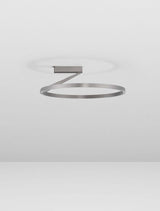 Tilia LED Deckenleuchte in Nickel, modernes Design mit kreisförmigem Aluminiumkörper, Ø 60cm, vielseitig einsetzbar.