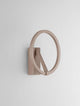 Tilia LED Wandleuchte Ø 22cm 2700, 3000, 4000K in modernem Design, filigrane Form in elegantem Beige.