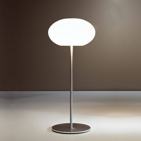 Moderne Casablanca Tischlampe AIH Mini mit Dimmer in eleganter organischer Form auf einem weißen Hintergrund.