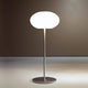 Moderne Casablanca Tischlampe AIH Mini mit Dimmer in eleganter organischer Form auf einem weißen Hintergrund.