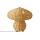 Tischlampe Allie in Pilzform aus Rattan, ideal für Kinderzimmer, sorgt für schönes Licht- und Schattenspiel.