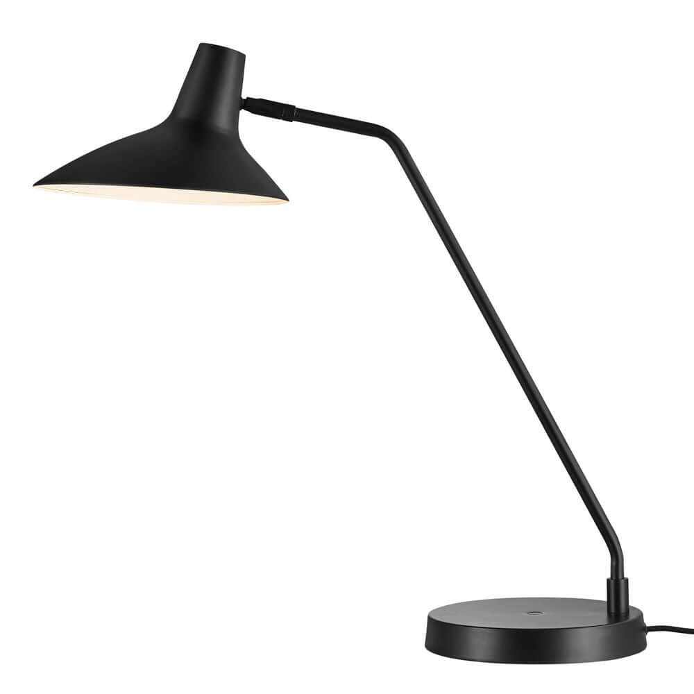 Tischlampe Darci im modernen Industriedesign mit verstellbarem Lampenkopf.