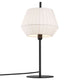 Tischlampe Dicte mit schwarzem Gestell und weißem Lampenschirm für modernes Interieur.