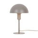 Tischlampe Ellen Mini im skandinavischen Design, ideal für kleine Räume wie Regale oder Fensterbänke.