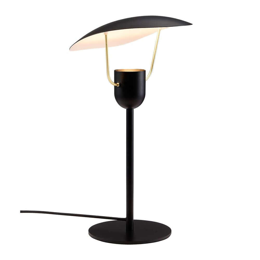Schwarz-goldene Tischlampe Fabiola im eleganten, skulpturalen Design von Charlotte Høncke.