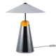 Moderne Tischlampe Taido mit geometrischem Design und diffus reflektierendem Licht.