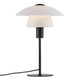Tischlampe Verona aus weißem Opalglas und mattem schwarzem Metall für modernes skandinavisches Design.