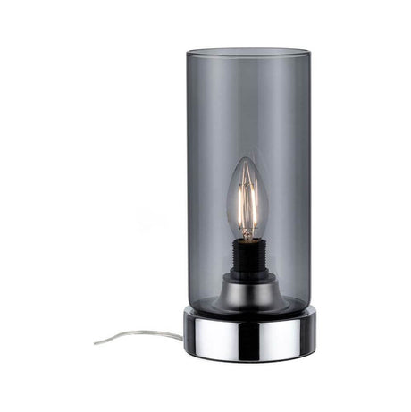 Tischleuchte Pinja mit Touch-Schalter Chrom, Rauchglas auf einem Nachttisch, elegantes Design.